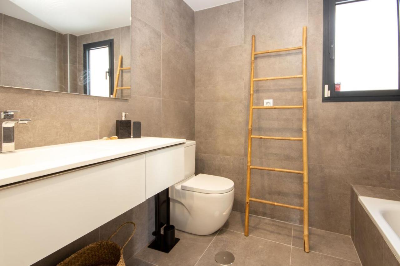 Luxury Apartment Stunning Seaview Bs 3104 Манилва Екстериор снимка